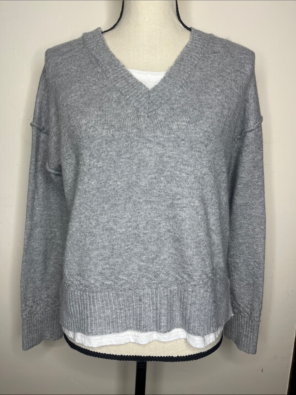 Classic V-Neck Women's Sweater - Gray